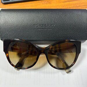 Authentic BURBERRY 54 Cat Acetate Logo Sunglasses~Polarized